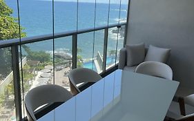 APARTAMENTO SOFISTICADO, VISTA MAR e ACESSO EXCLUSIVO à PRAIA
